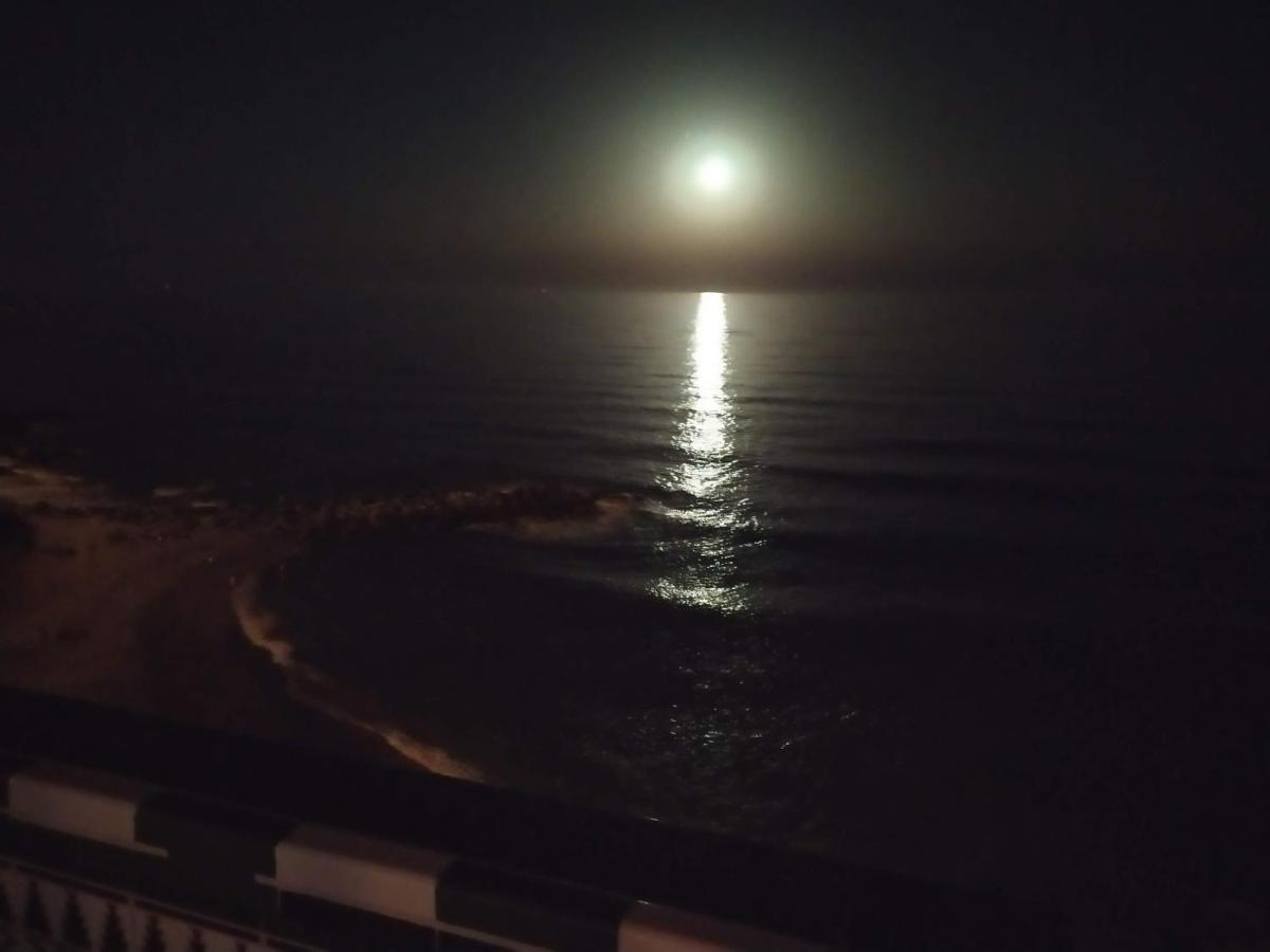 Apartamento En Playa Semi-Privada Benalmadena Luaran gambar